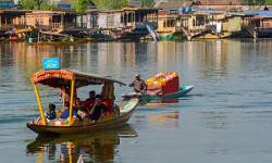 പഹല്ഗാം ആക്രമണം; കശ്മീര് താഴ്വരയിലെ 50ഓളം വിനോദസഞ്ചാര കേന്ദ്രങ്ങളും ട്രെക്കിങ് പാതകളും അടച്ചുപൂട്ടി പഹല്ഗാം ആക്രമണം; കശ്മീര് താഴ്വരയിലെ 50ഓളം വിനോദസഞ്ചാര കേന്ദ്രങ്ങളും ട്രെക്കിങ് പാതകളും അടച്ചുപൂട്ടി