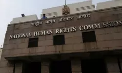 ട്രെയ്‌നില്‍ ഹലാല്‍ മാംസം വിളമ്പുന്നത് മനുഷ്യാവകാശ ലംഘനമെന്ന് ദേശീയ മനുഷ്യാവകാശ കമ്മീഷന്‍