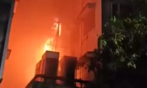 കൊല്ക്കത്തയില് ഹോട്ടലില് തീപ്പിടിത്തം; 14 മരണം കൊല്ക്കത്തയില് ഹോട്ടലില് തീപ്പിടിത്തം; 14 മരണം