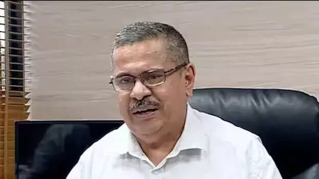 കെ എം എബ്രഹാമിന് ആശ്വാസം; സിബിഐ അന്വേഷണം സ്റ്റേ ചെയ്തു കെ എം എബ്രഹാമിന് ആശ്വാസം; സിബിഐ അന്വേഷണം സ്റ്റേ ചെയ്തു