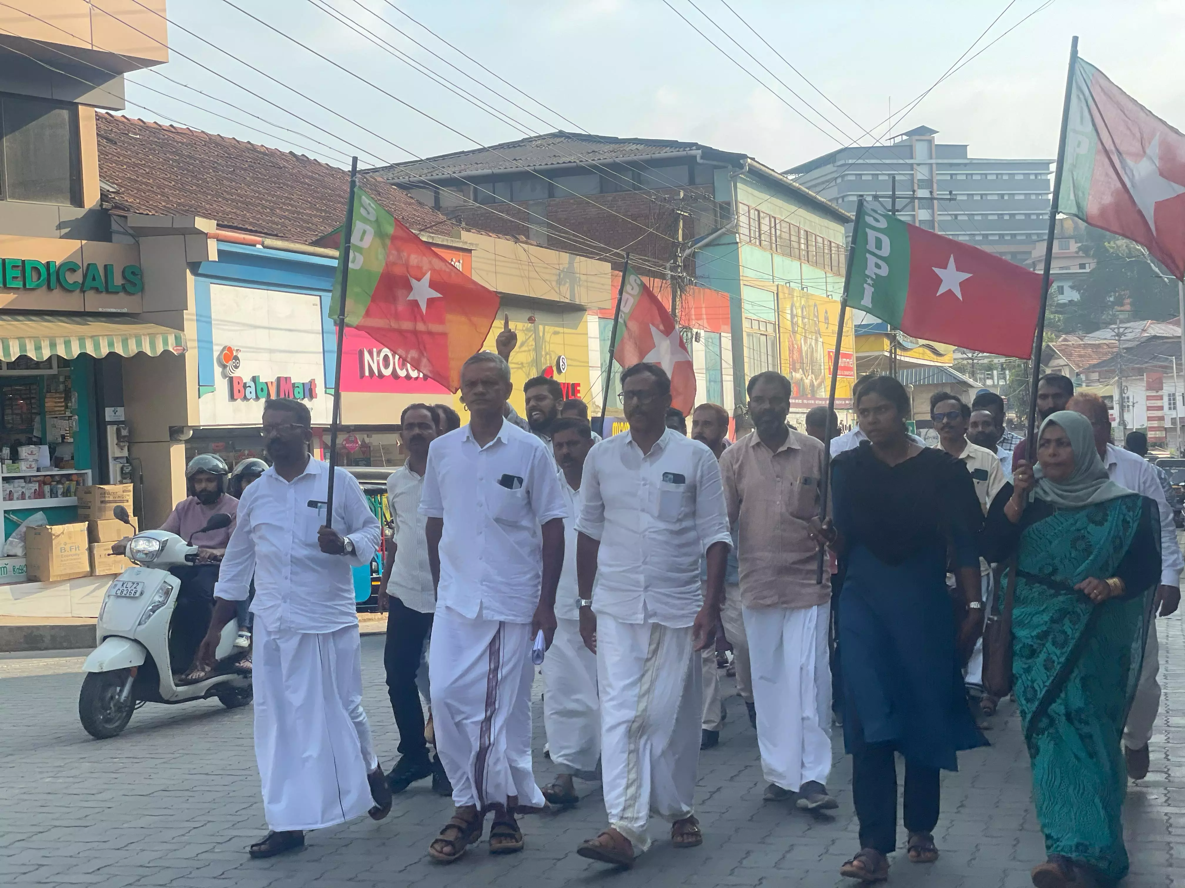 മംഗളൂരില് വയനാട് സ്വദേശിയെ തല്ലിക്കൊന്ന സംഭവം; എസ്ഡിപിഐ പ്രതിഷേധിച്ചു മംഗളൂരില് വയനാട് സ്വദേശിയെ തല്ലിക്കൊന്ന സംഭവം; എസ്ഡിപിഐ പ്രതിഷേധിച്ചു