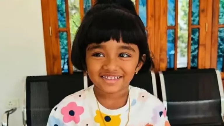 അമ്മൂമ്മയ്ക്കൊപ്പം നടന്നുപോകുന്നതിനിടെ മൂന്നുവയസ്സുകാരി കാറിടിച്ച് മരിച്ചു