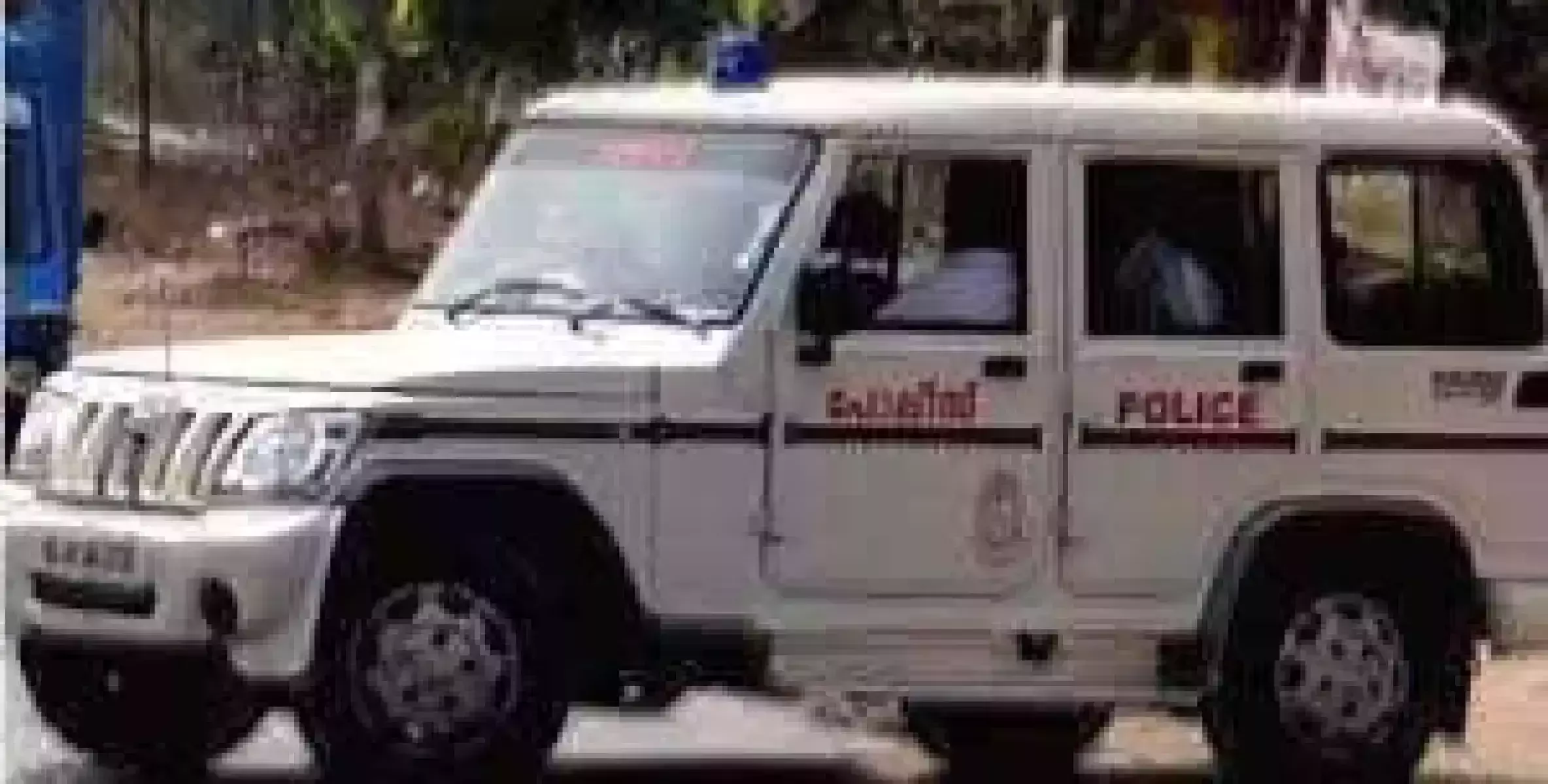 തലശ്ശേരിയില് യുവതിയെ കൂട്ടബലാല്സംഗം ചെയ്ത് റെയില്വേ ട്രാക്കില് ഉപേക്ഷിച്ച സംഭവം; മൂന്നു പേര് അറസ്റ്റില് തലശ്ശേരിയില് യുവതിയെ കൂട്ടബലാല്സംഗം ചെയ്ത് റെയില്വേ ട്രാക്കില് ഉപേക്ഷിച്ച സംഭവം; മൂന്നു പേര് അറസ്റ്റില്