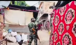 ഹരിദ്വാറിൽ 300 വീടുകളിൽ റെയ്ഡ് നടത്തി പോലിസ്; നാസി ജർമനിയെ അനുസ്മരിപ്പിക്കുന്ന ദൃശ്യം പുറത്ത് (വീഡിയോ) ഹരിദ്വാറിൽ 300 വീടുകളിൽ റെയ്ഡ് നടത്തി പോലിസ്; നാസി ജർമനിയെ അനുസ്മരിപ്പിക്കുന്ന ദൃശ്യം പുറത്ത് (വീഡിയോ)