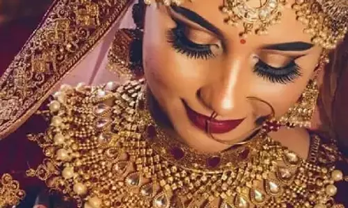 വിവാഹസമയത്ത് വധുവിന് നല്‍കുന്ന സ്വര്‍ണവും പണവും അവരുടേത്; ഇതിന്  തെളിവുണ്ടായികൊള്ളണമെന്നില്ല: ഹൈക്കോടതി