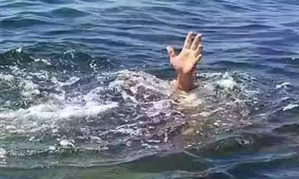 രണ്ടുകുട്ടികള്‍ മുങ്ങിമരിച്ചു; അപകടം നീന്തല്‍ക്കുളത്തില്‍ കുളിക്കവെ