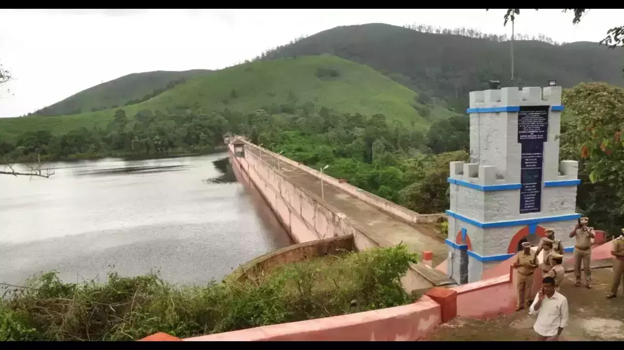 മുല്ലപ്പെരിയാര്; മേല്നോട്ടസമിതിയുടെ നിര്ദേശങ്ങള് ഇരു സംസ്ഥാനങ്ങളും നടപ്പാക്കണം: സുപ്രിം കോടതി മുല്ലപ്പെരിയാര്; മേല്നോട്ടസമിതിയുടെ നിര്ദേശങ്ങള് ഇരു സംസ്ഥാനങ്ങളും നടപ്പാക്കണം: സുപ്രിം കോടതി