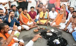 നീറ്റ് പരീക്ഷ; ഉദ്യോഗാര്‍ഥിയോട് പൂണൂല്‍ നീക്കം ചെയ്യാന്‍ ആവശ്യപ്പെട്ട അധികൃതരെ അറസ്റ്റ് ചെയ്ത് പോലിസ്