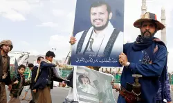 യുഎസ്-അന്സാര് അല്ലാഹ് വെടിനിര്ത്തല് പ്രഖ്യാപിച്ച് ഒമാന്; ഇസ്രായേലിനെതിരായ ആക്രമണം തുടരുമെന്ന് അന്സാര് അല്ലാഹ് യുഎസ്-അന്സാര് അല്ലാഹ് വെടിനിര്ത്തല് പ്രഖ്യാപിച്ച് ഒമാന്; ഇസ്രായേലിനെതിരായ ആക്രമണം തുടരുമെന്ന് അന്സാര് അല്ലാഹ്