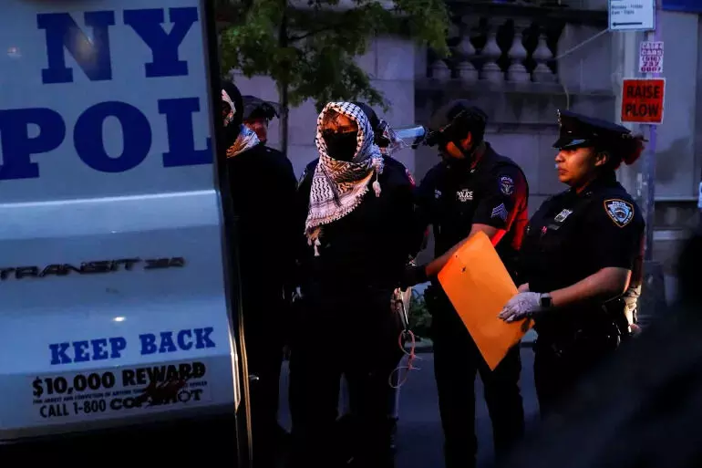 യുഎസിലെ കൊളംബിയ സര്‍വകലാശാലയില്‍ ഫലസ്തീന്‍ അനുകൂല പ്രതിഷേധം; വിദ്യാര്‍ഥികളെ അറസ്റ്റ് ചെയ്ത് പോലിസ്