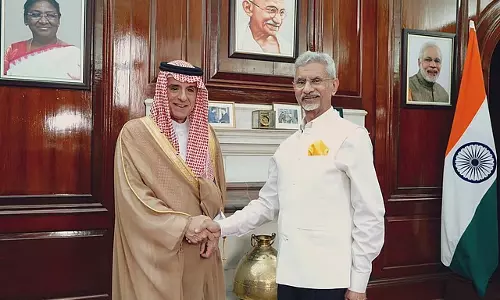 പഹല്ഗാം ആക്രമണം: ഇന്ത്യയില് സന്ദര്ശനം നടത്തി സൗദി അറേബ്യയുടെ വിദേശകാര്യ സഹമന്ത്രി പഹല്ഗാം ആക്രമണം: ഇന്ത്യയില് സന്ദര്ശനം നടത്തി സൗദി അറേബ്യയുടെ വിദേശകാര്യ സഹമന്ത്രി