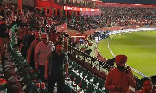 ഇന്ത്യ-പാക് സംഘര്‍ഷം; ഐപിഎല്‍ മത്സരം ഉപേക്ഷിച്ചു; കാണികളോട് സ്റ്റേഡിയം വിടാന്‍ നിര്‍ദേശം