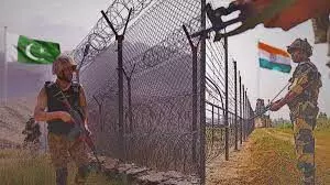 ഇന്ത്യ-പാക് സംഘര്‍ഷം; സൈനിക മേധാവികളുമായി പ്രതിരോധമന്ത്രി കൂടിക്കാഴ്ച നടത്തി