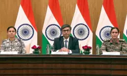 പാകിസ്താന് 400ഓളം ഡ്രോണുകള് ഉപയോഗിച്ച് ആക്രമിച്ചെന്ന് കേന്ദ്രസര്ക്കാര് പാകിസ്താന് 400ഓളം ഡ്രോണുകള് ഉപയോഗിച്ച് ആക്രമിച്ചെന്ന് കേന്ദ്രസര്ക്കാര്