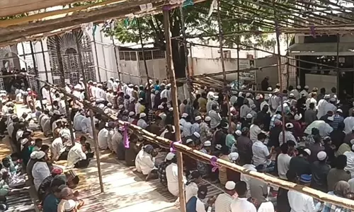 സൈനികര്ക്കായി പ്രത്യേക പ്രാര്ത്ഥന നടത്തി ദര്ഗ സൈനികര്ക്കായി പ്രത്യേക പ്രാര്ത്ഥന നടത്തി ദര്ഗ