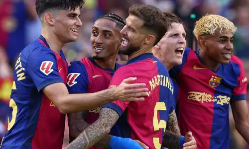 സ്പാനിഷ് ലീഗ്; ബാഴ്‌സ കിരീടത്തിനരികെ; എല്‍ ക്ലാസ്സിക്കോയിലും റയലിനെ തകര്‍ത്തെറിഞ്ഞു; എംബാപ്പെയുടെ ഹാട്രിക്ക് വിഫലം