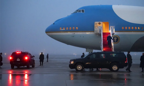 ഖത്തര്‍ അമീര്‍ ട്രംപിന് ജംബോ ജെറ്റ് നല്‍കുമെന്ന് റിപോര്‍ട്ട്