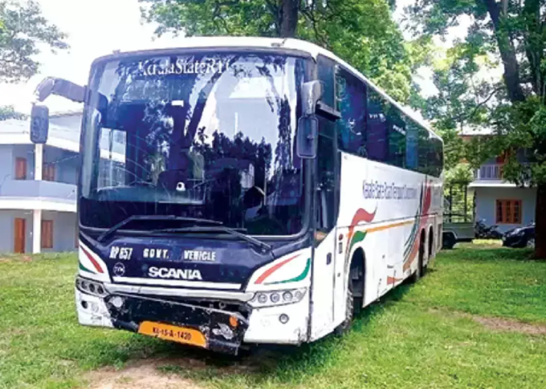 മാനിനെ ഇടിച്ച കെ എസ് ആര് ടി സി ബസ് വിട്ടുനല്കി; പിടിച്ചിട്ടത് 24 ദിവസം; കെട്ടിവച്ചത് 13 ലക്ഷം രൂപ മാനിനെ ഇടിച്ച കെ എസ് ആര് ടി സി ബസ് വിട്ടുനല്കി; പിടിച്ചിട്ടത് 24 ദിവസം; കെട്ടിവച്ചത് 13 ലക്ഷം രൂപ