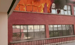 ഡല്‍ഹി കോളേജില്‍ വന്‍  തീപിടിത്തം (വിഡിയോ)