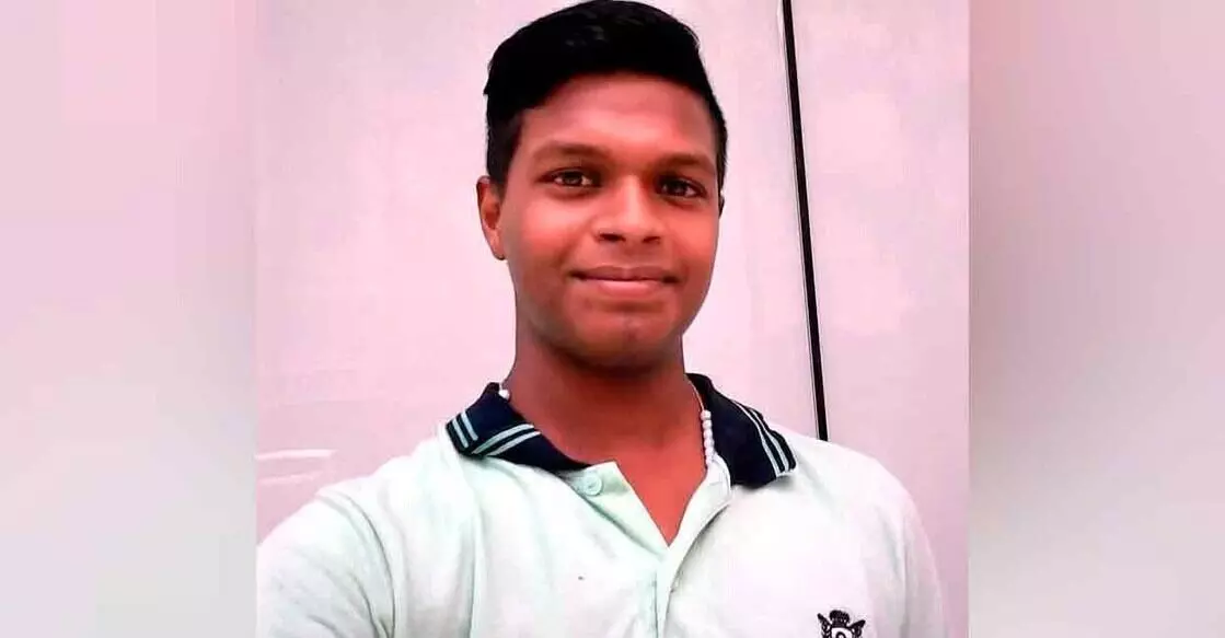 യുവാവിനെ സിഐഎസ്എഫ് ഉദ്യോഗസ്ഥര് കാറിടിപ്പിച്ച് കൊന്ന സംഭവം; ആഭ്യന്തര അന്വേഷണം ആരംഭിച്ചു യുവാവിനെ സിഐഎസ്എഫ് ഉദ്യോഗസ്ഥര് കാറിടിപ്പിച്ച് കൊന്ന സംഭവം; ആഭ്യന്തര അന്വേഷണം ആരംഭിച്ചു