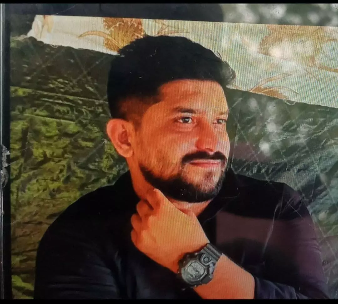 അബദ്ധത്തില് കയര് കഴുത്തില് കുടുങ്ങി; യുവാവിന് ദാരുണാന്ത്യം അബദ്ധത്തില് കയര് കഴുത്തില് കുടുങ്ങി; യുവാവിന് ദാരുണാന്ത്യം