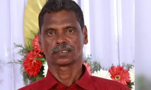 വീടിന് തീയിട്ട ശേഷം ഗൃഹനാഥന് തൂങ്ങിമരിച്ചു വീടിന് തീയിട്ട ശേഷം ഗൃഹനാഥന് തൂങ്ങിമരിച്ചു