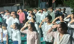 സൂറത്തില് 80 ദലിത് കുടുംബങ്ങള് ബുദ്ധമതം സ്വീകരിച്ചു സൂറത്തില് 80 ദലിത് കുടുംബങ്ങള് ബുദ്ധമതം സ്വീകരിച്ചു