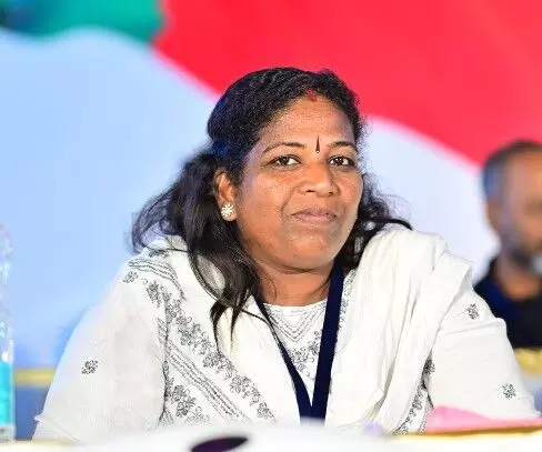 ദലിത് യുവതിക്കെതിരായ കള്ളക്കേസ്; മുഖ്യമന്ത്രിയുടെ ഓഫിസും വംശീയ മുന്വിധിയുടെ നിയന്ത്രണത്തില്: മഞ്ജുഷ മാവിലാടം ദലിത് യുവതിക്കെതിരായ കള്ളക്കേസ്; മുഖ്യമന്ത്രിയുടെ ഓഫിസും വംശീയ മുന്വിധിയുടെ നിയന്ത്രണത്തില്: മഞ്ജുഷ മാവിലാടം