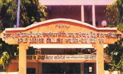 നാഗ്പൂര് സ്കൂളില് മുസ് ലിം പെണ്കുട്ടികളെ പ്രവേശിപ്പിക്കരുതെന്ന് മാനേജ്മെന്റ്; പോലിസില് പരാതി നല്കി പ്രിന്സിപ്പല്; കേസ്സെടുത്തു നാഗ്പൂര് സ്കൂളില് മുസ് ലിം പെണ്കുട്ടികളെ പ്രവേശിപ്പിക്കരുതെന്ന് മാനേജ്മെന്റ്; പോലിസില് പരാതി നല്കി പ്രിന്സിപ്പല്; കേസ്സെടുത്തു