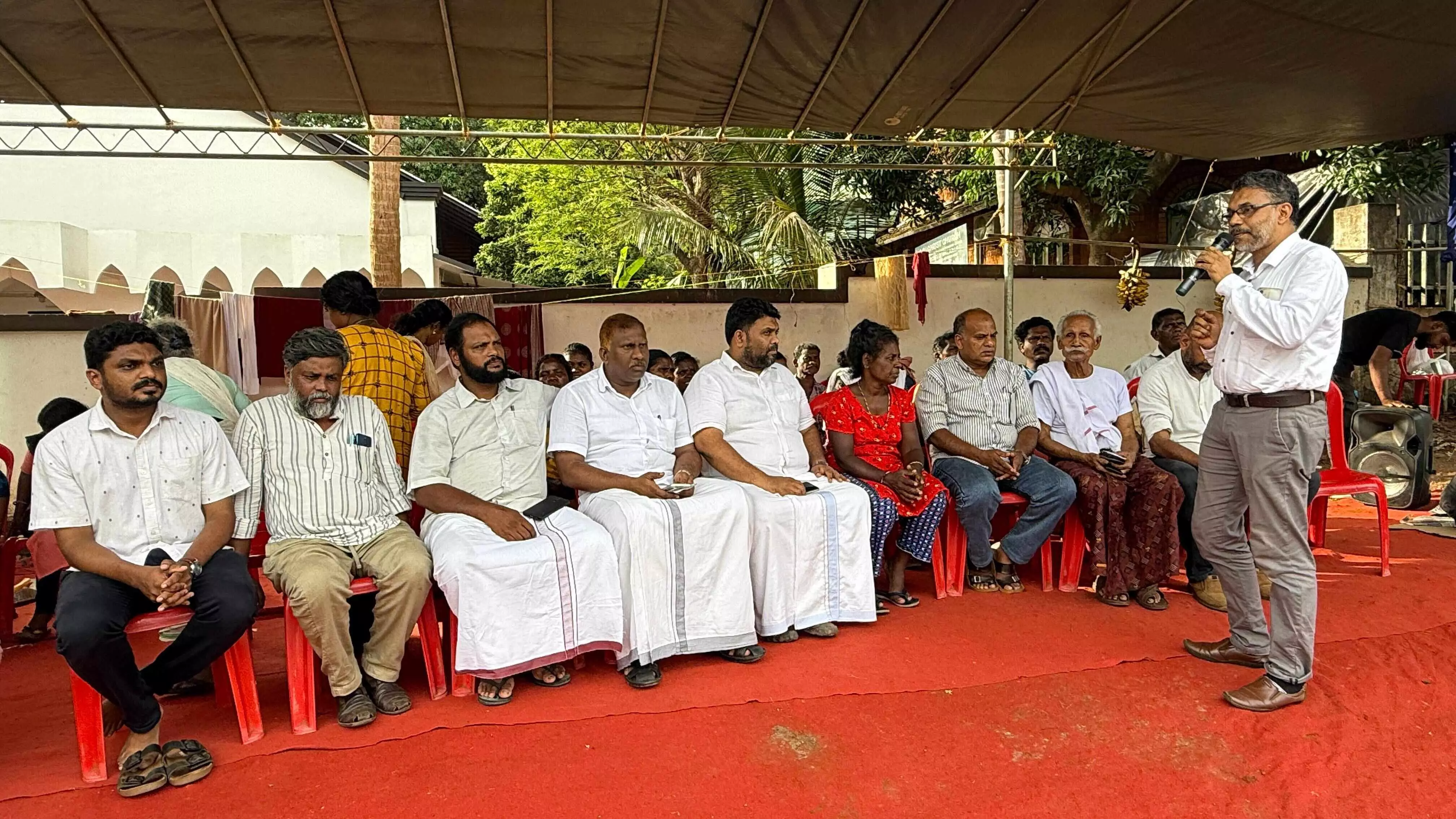 ആദിവാസി ഭൂസമരം; സര്‍ക്കാര്‍ വാക്ക് പാലിക്കണം: എസ്ഡിപിഐ