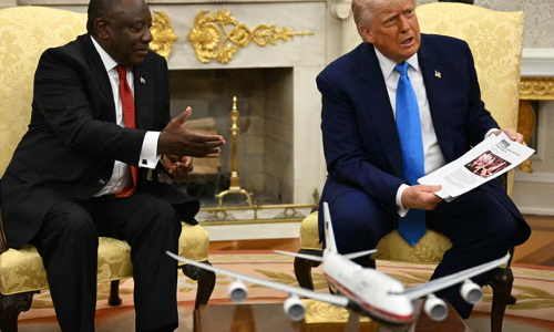 കടക്ക് പുറത്ത്; മാധ്യമപ്രവര്‍ത്തകനോട് പ്രകോപിതനായി ട്രംപ്