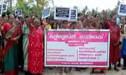 കടലാക്രമണം; ചെല്ലാനത്ത് കടലില്‍ ഇറങ്ങി പ്രതിഷേധം