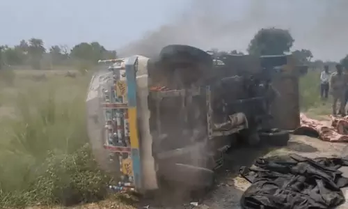 മുസ്‌ലിം യുവാക്കളുടെ വാഹനത്തിന് നേരെ ഹിന്ദുത്വ ആക്രമണം