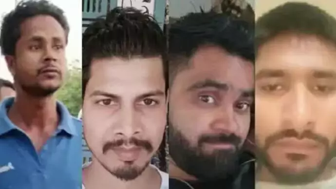 ജയ്പൂരില് സ്വര്ണത്തരി എടുക്കാനായി ജ്വല്ലറിയുടെ സെപ്റ്റിക് ടാങ്കില് ഇറങ്ങി: വിഷവാതകം ശ്വസിച്ച് നാല് തൊഴിലാളികള് മരിച്ചു ജയ്പൂരില് സ്വര്ണത്തരി എടുക്കാനായി ജ്വല്ലറിയുടെ സെപ്റ്റിക് ടാങ്കില് ഇറങ്ങി: വിഷവാതകം ശ്വസിച്ച് നാല് തൊഴിലാളികള് മരിച്ചു