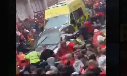 ലിവര്പൂള് വിക്ടറി പരേഡില് കാറോടിച്ചുകയറ്റി; 50 പേര്ക്ക് പരിക്ക് (വീഡിയോ) ലിവര്പൂള് വിക്ടറി പരേഡില് കാറോടിച്ചുകയറ്റി; 50 പേര്ക്ക് പരിക്ക് (വീഡിയോ)