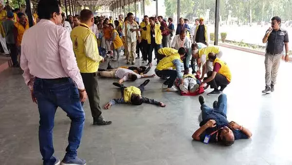പാകിസ്താനുമായി അതിര്ത്തി പങ്കിടുന്ന സംസ്ഥാനങ്ങളില് നാളെ മോക്ക് ഡ്രില് പാകിസ്താനുമായി അതിര്ത്തി പങ്കിടുന്ന സംസ്ഥാനങ്ങളില് നാളെ മോക്ക് ഡ്രില്