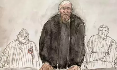 299 കുട്ടികളെ പീഡിപ്പിച്ച ഡോക്ടര്ക്ക് 20 വര്ഷം തടവ് 299 കുട്ടികളെ പീഡിപ്പിച്ച ഡോക്ടര്ക്ക് 20 വര്ഷം തടവ്