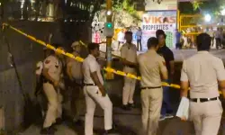 ഡല്ഹി സര്വകലാശാല കാംപസിന് സമീപത്തെ കടയില് ഹിന്ദുത്വ ആക്രമണം ഡല്ഹി സര്വകലാശാല കാംപസിന് സമീപത്തെ കടയില് ഹിന്ദുത്വ ആക്രമണം