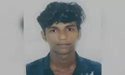 ഇടുക്കിയില് നിര്ത്തിയിട്ട ലോറിക്കുമുകളില് മരംവീണ് ഒരാള് മരിച്ചു; ഒരാള്ക്ക് പരിക്ക് ഇടുക്കിയില് നിര്ത്തിയിട്ട ലോറിക്കുമുകളില് മരംവീണ് ഒരാള് മരിച്ചു; ഒരാള്ക്ക് പരിക്ക്