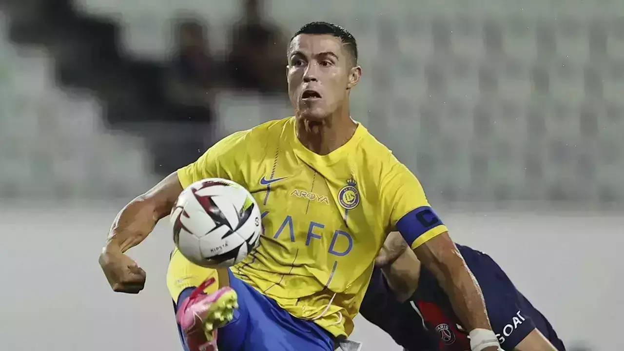 ക്രിസ്റ്റ്യാനോ റൊണാള്‍ഡോയ്ക്ക് രണ്ട് ഭീമന്‍ ഓഫറുകള്‍; താരം എങ്ങോട്ട് ?