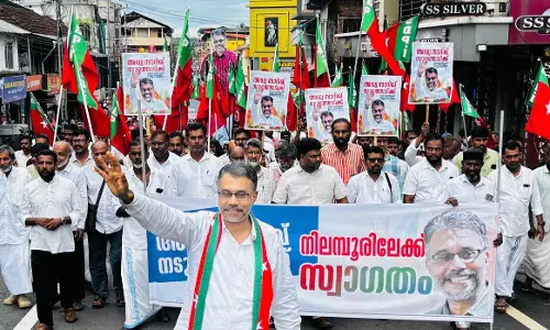 നിലമ്പൂരില്‍ എസ്ഡിപിഐ സ്ഥാനാര്‍ഥി അഡ്വ. സാദിഖ് നടുത്തൊടിക്ക് സ്വീകരണം