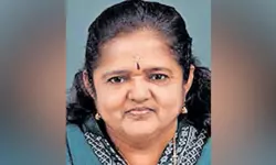 നാളെ വിരമിക്കാനിരിക്കെ എംപ്ലോയ്മെന്റ് ഓഫിസര് ബസ് തട്ടി മരിച്ചു നാളെ വിരമിക്കാനിരിക്കെ എംപ്ലോയ്മെന്റ് ഓഫിസര് ബസ് തട്ടി മരിച്ചു