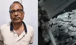 റെയ്ഡില് നിന്ന് രക്ഷപ്പെടാന് ജനലിലൂടെ എറിഞ്ഞത് 500ന്റെ കെട്ടുകള്; പിടിച്ചെടുത്തത് രണ്ട് കോടി; ഒഡീശയില് ചീഫ് എന്ജിനീയര് അറസ്റ്റില് റെയ്ഡില് നിന്ന് രക്ഷപ്പെടാന് ജനലിലൂടെ എറിഞ്ഞത് 500ന്റെ കെട്ടുകള്; പിടിച്ചെടുത്തത് രണ്ട് കോടി; ഒഡീശയില് ചീഫ് എന്ജിനീയര് അറസ്റ്റില്