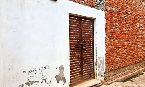 പോലിസ് അതിക്രമം ഭയന്ന് നഹാല്‍ ഗ്രാമത്തിലെ 400 കുടുംബങ്ങള്‍ വീട് പൂട്ടി പോയെന്ന് റിപോര്‍ട്ട്