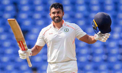 സ്റ്റാറായി കരുണ്‍ നായര്‍; ഇംഗ്ലണ്ടില്‍ സെഞ്ചുറിയോടെ തുടങ്ങി