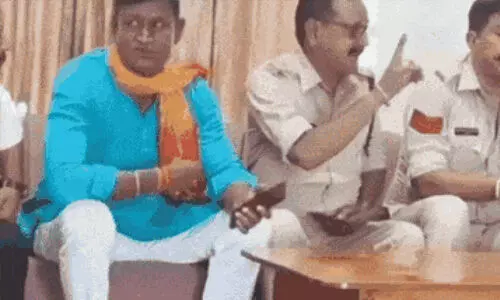 ജിമ്മില് ട്രെയ്നര്മാരായി മുസ്ലിംകളെ നിയമിക്കരുതെന്ന് പോലിസ്; പരിശോധന നടത്തി ബജ്റംഗ് ദളുകാര് (വീഡിയോ) ജിമ്മില് ട്രെയ്നര്മാരായി മുസ്ലിംകളെ നിയമിക്കരുതെന്ന് പോലിസ്; പരിശോധന നടത്തി ബജ്റംഗ് ദളുകാര് (വീഡിയോ)