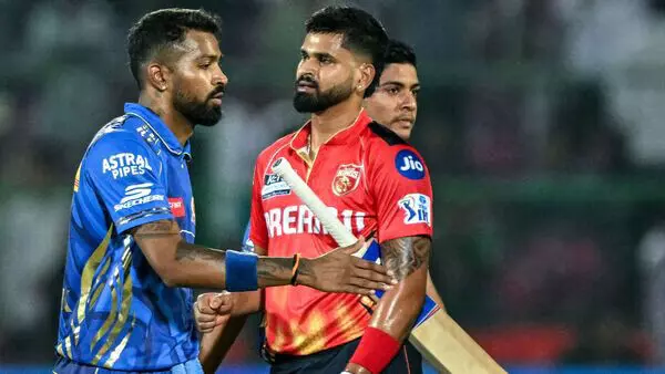 ഐപിഎല്; രണ്ടാം ക്വാളിഫയറില് ഇന്ന് പഞ്ചാബ് കിങ്സും മുംബൈ ഇന്ത്യന്സും നേര്ക്കുനേര് ഐപിഎല്; രണ്ടാം ക്വാളിഫയറില് ഇന്ന് പഞ്ചാബ് കിങ്സും മുംബൈ ഇന്ത്യന്സും നേര്ക്കുനേര്