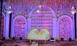 ഓഡിറ്റോറിയത്തില് വിവാഹം നടത്തിയതിന് ദലിത് കുടുംബത്തിന് നേരെ ആക്രമണം ഓഡിറ്റോറിയത്തില് വിവാഹം നടത്തിയതിന് ദലിത് കുടുംബത്തിന് നേരെ ആക്രമണം