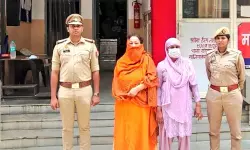 ആശ്രമത്തില് സാധ്വി പീഡനത്തിനിരയായി; പ്രതി ഒളിവില്; സഹായികളായ രണ്ട് സാധ്വിമാര് അറസ്റ്റില് ആശ്രമത്തില് സാധ്വി പീഡനത്തിനിരയായി; പ്രതി ഒളിവില്; സഹായികളായ രണ്ട് സാധ്വിമാര് അറസ്റ്റില്