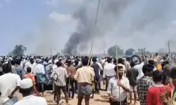 മദ്യ യൂണിറ്റ് നിര്മാണത്തിനെതിരേ തെലങ്കാനയില് വന് പ്രതിഷേധം മദ്യ യൂണിറ്റ് നിര്മാണത്തിനെതിരേ തെലങ്കാനയില് വന് പ്രതിഷേധം